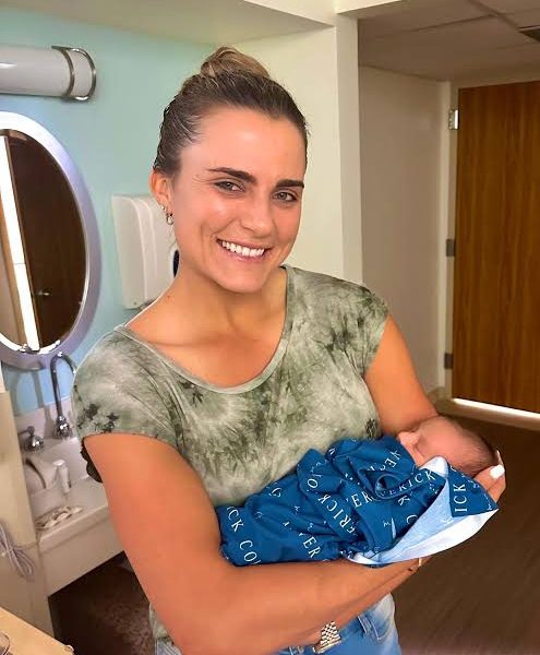 Lexi Thompson Melts Hearts as She Welcomes New Members to Fer family of Three