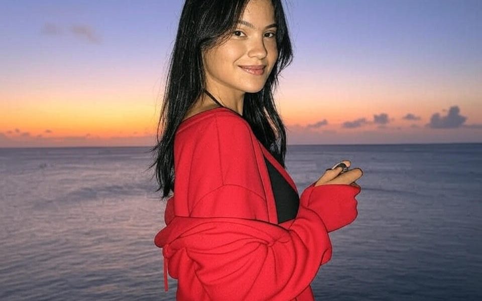 Emma Raducanu Embraces Summer Vibes with Effortless Style by the Sea