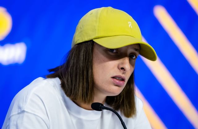 Fani oburzeni po „lekceważącym” pytaniu o włosy Igi Świątek na US Open: „Dlaczego dziennikarze tenisowi są tacy słabi?”; „Żenujące”