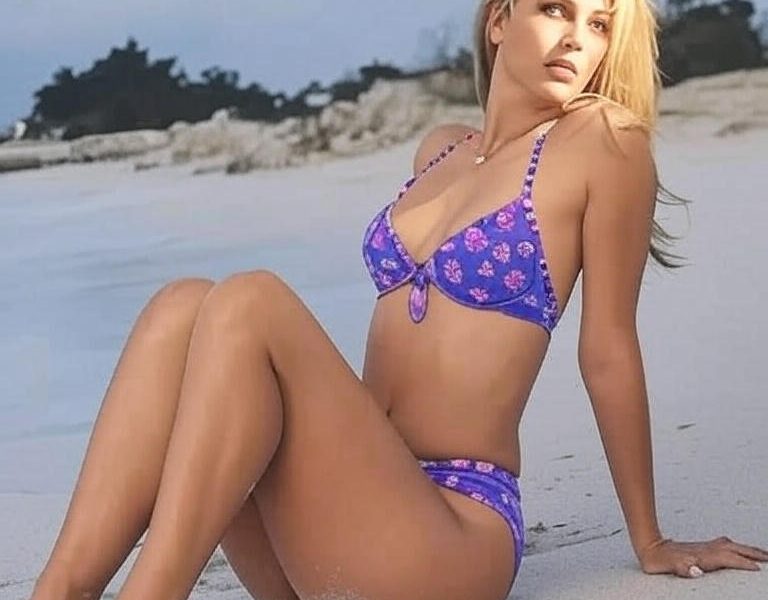 Maria Sharapova Radiates Confidence in Chic Bikini During Vichazo Beach Vacation